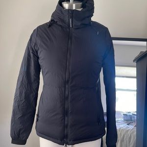 Canada Goose Camp Hoody packable short down coat, size small, great condition